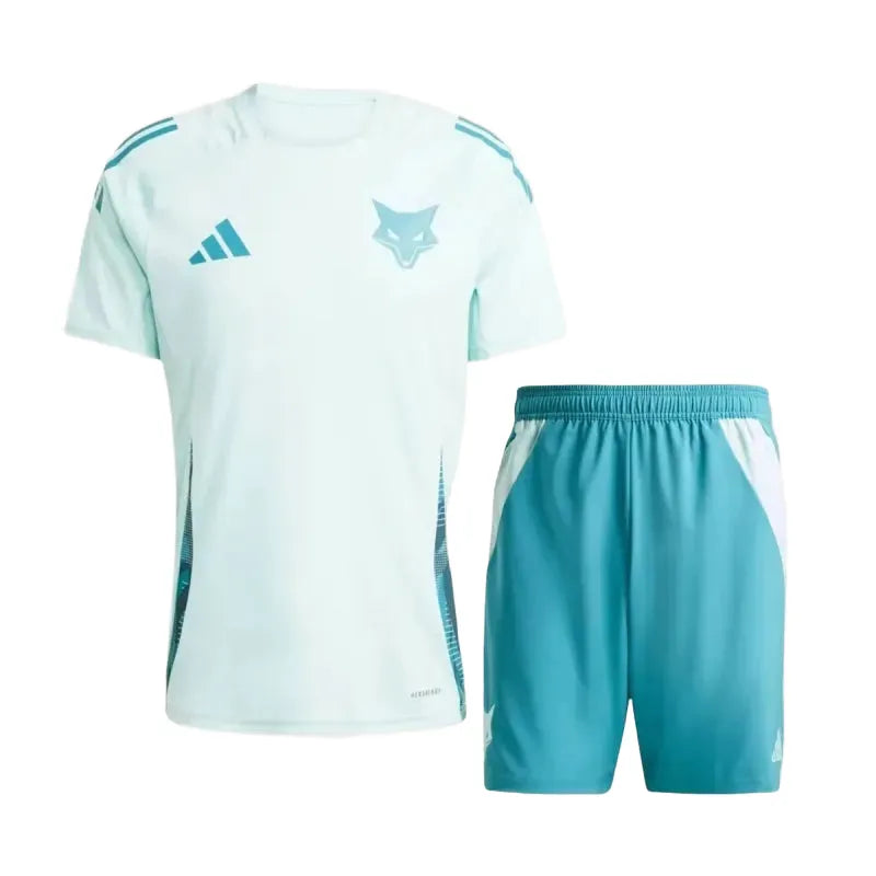Conjunto Infantil Adidas Cruzeiro 25/26 Treino, Camisa Futebol, Adidas, Ficha do Produto TecnologiaAeroReady: Sistema que controla o excesso de umidade do corpo, garantindo a rápida secagem do suor durante os exercícios. Composição: 100% PoliésterMarca: AdidasIndicada para: Jogo/CasualGênero: MasculinoEscudo: EmborrachadoOrigem: ImportadoManga: Curta-PIQUE DE JOGADOR