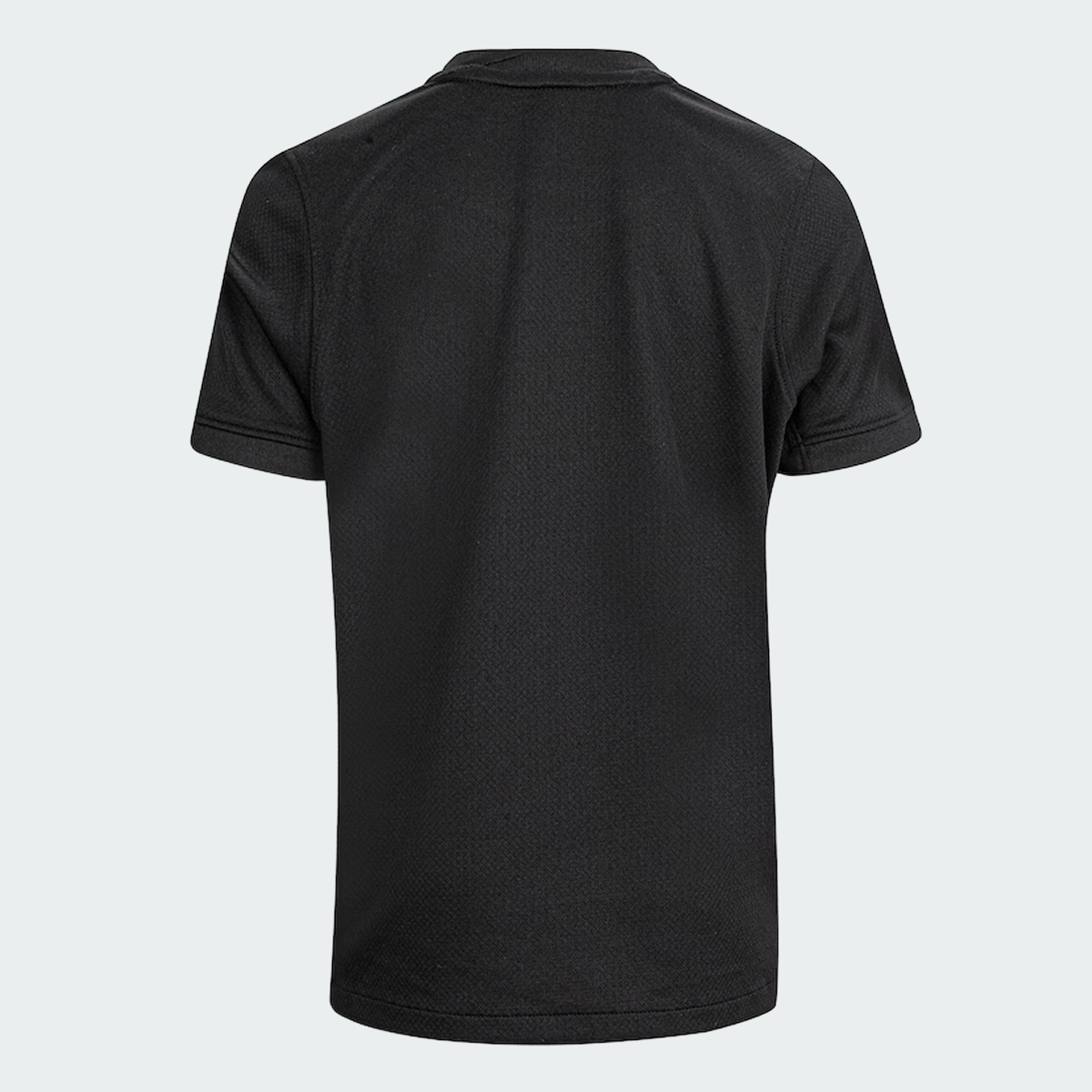 Conjunto Infantil Nike Vasco da Gama 2026/27 I, Camisa Futebol, Adidas, Inspirada na história de um clube que nunca se curvou ao medo. A Camisa Home do Vasco da Gama 26/27 celebra a coragem de quem sempre enfrentou desafios dentro e fora de campo, mantendo viva a essência cruzmaltina. Desenvolvida com o mesmo visual da camisa usada pelos jogadores, essa versão foi pensada para o dia a dia do torcedor. Une autenticidade, conforto e identidade, perfeita tanto para as arquibancadas quanto para as ruas. Uma cam