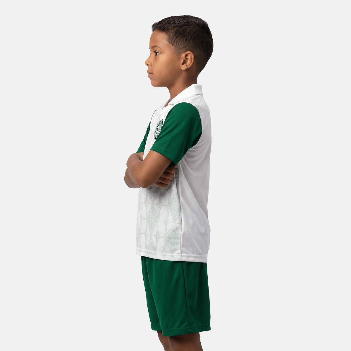 Conjunto Infantil Puma Palmeiras 2025/26 II, Camisas de Futebol, PIQUE DE JOGADOR, O Conjunto Infantil Palmeiras II 2025/26 da Puma é ideal para os pequenos demonstrarem o amor pelo Verdão com estilo e autenticidade. Com design moderno em branco e detalhes em verde, o uniforme oficial traz conforto, leveza e personalidade para o dia a dia e os dias de jogo. Características e Benefícios Tecnologia dryCELL, que afasta o suor da pele e mantém a criança seca e confortável Conjunto leve e respirável, ideal para 