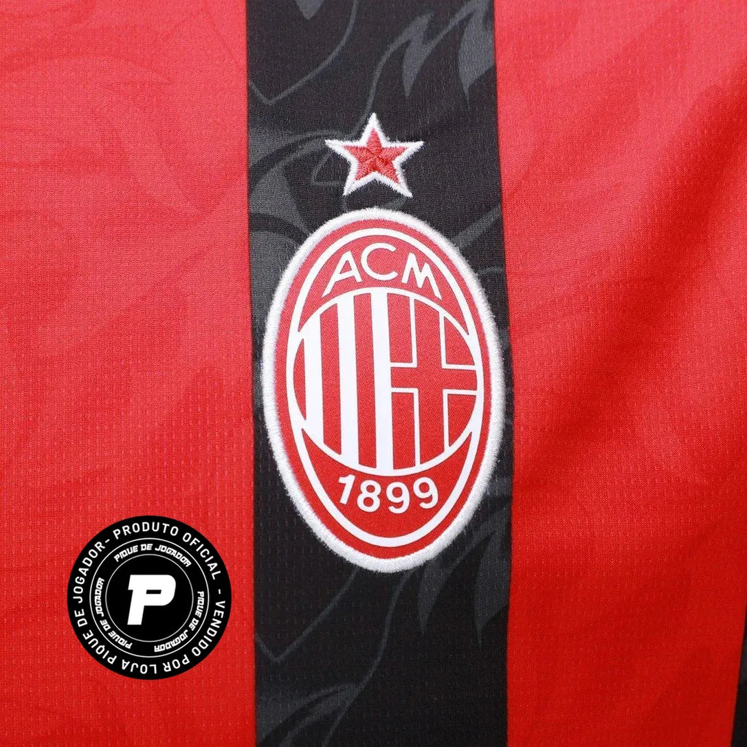 Camisa Puma Milan 25/26 Home, Camisa Futebol, Puma, Ficha do Produto TecnologiaDryCell: Sistema que controla o excesso de umidade do corpo, garantindo a rápida secagem do suor durante os exercícios. Composição: 100% PoliésterMarca: PumaIndicada para: Jogo/CasualGênero: MasculinoEscudo: BordadoOrigem: ImportadoManga: Curta-PIQUE DE JOGADOR