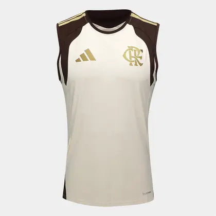 Regata Adidas Flamengo 26/27 Treino, Camisa Futebol, Adidas, Ficha do Produto A Regata Adidas Flamengo Treino 2026/27 Masculina é a escolha ideal para os torcedores que buscam desempenho máximo aliado à paixão rubro-negra. Inspirada nos mantos de treino do Mengão, ela entrega um visual moderno e funcional para elevar seu rendimento nos treinos e no dia a dia esportivo.Confeccionada em tecido leve e respirável, essa camisa proporciona excelente conforto e total liberdade de movimentos. A tecnologia Climacool