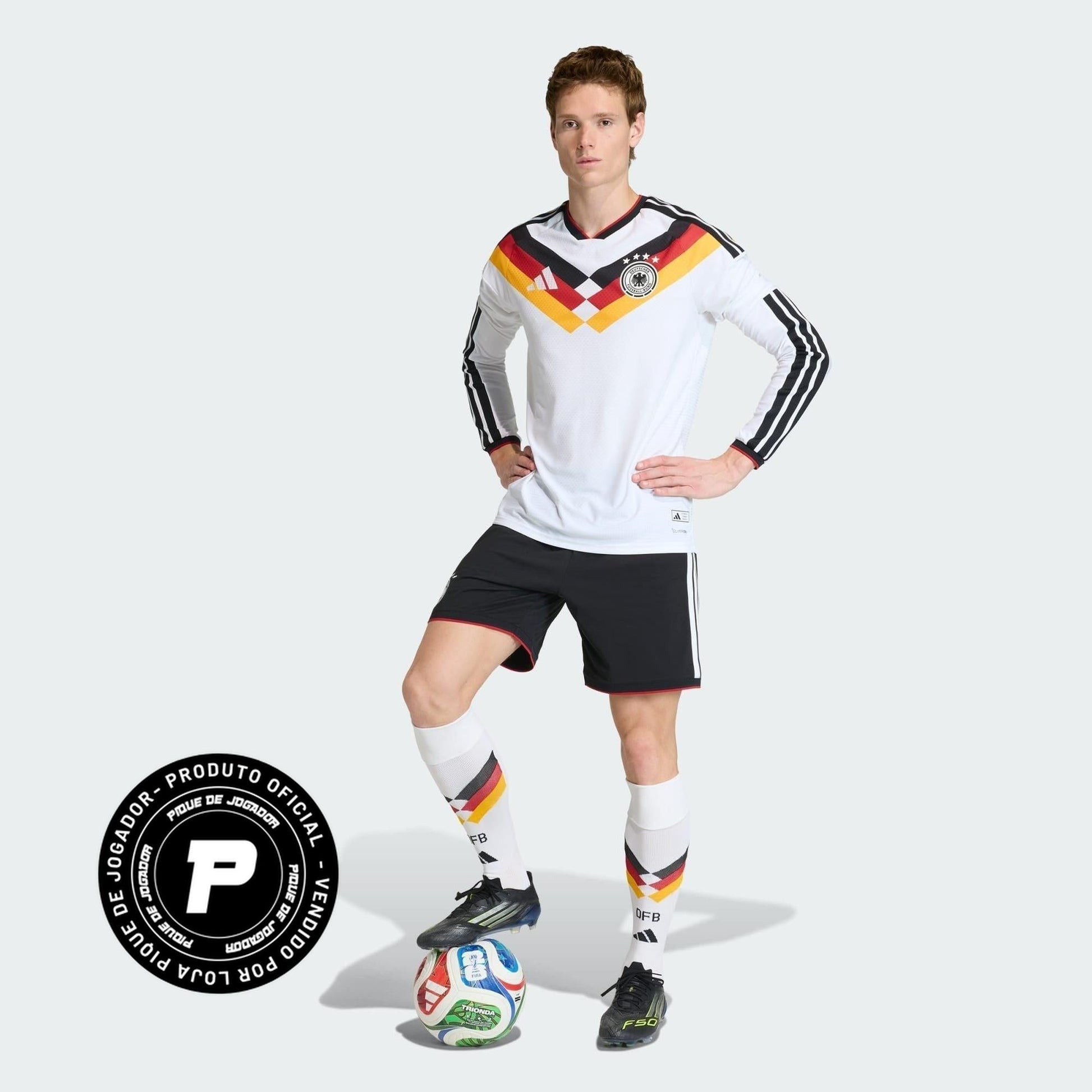 Shorts Alemanha 26/27 Home, , PIQUE DE JOGADOR, Os Mantos do Mengão agora disponíveis em nossa loja! Confeccionadas com tecido de poliéster de alta qualidade e uma tecnologia respirável de ponta, nossas camisas são uma fusão perfeita de conforto, resistência e frescor duradouro. Sinta-se envolvido(a) em luxo enquanto apoia o seu time, seja nas vibrantes arquibancadas ou no calor da competição nas quadras. O design exclusivo e as cores vibrantes destacam-se, tornando esta camisa um ícone de estilo para torce
