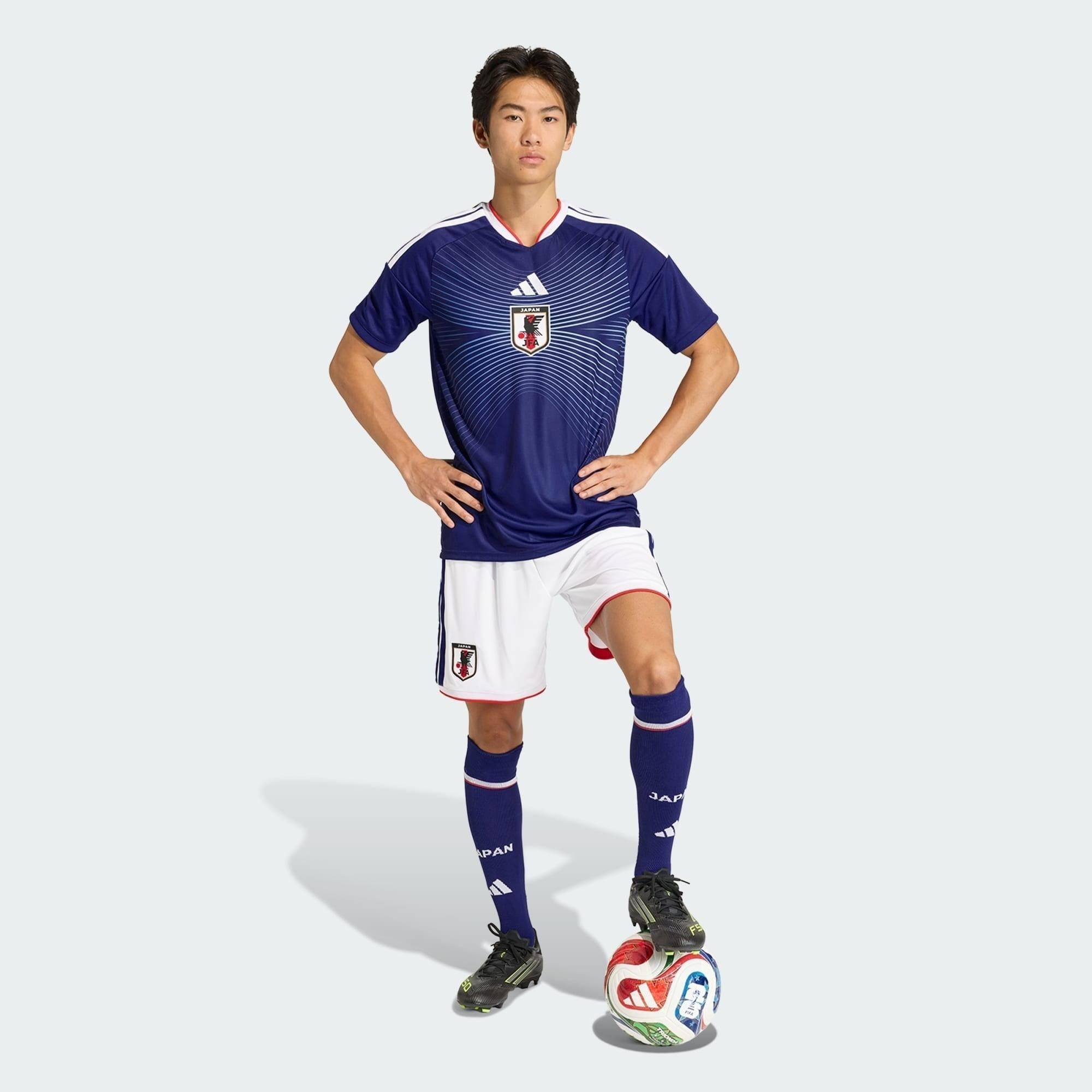 Shorts Japão 26/27 Home, , PIQUE DE JOGADOR, Os Mantos do Mengão agora disponíveis em nossa loja! Confeccionadas com tecido de poliéster de alta qualidade e uma tecnologia respirável de ponta, nossas camisas são uma fusão perfeita de conforto, resistência e frescor duradouro. Sinta-se envolvido(a) em luxo enquanto apoia o seu time, seja nas vibrantes arquibancadas ou no calor da competição nas quadras. O design exclusivo e as cores vibrantes destacam-se, tornando esta camisa um ícone de estilo para torcedor