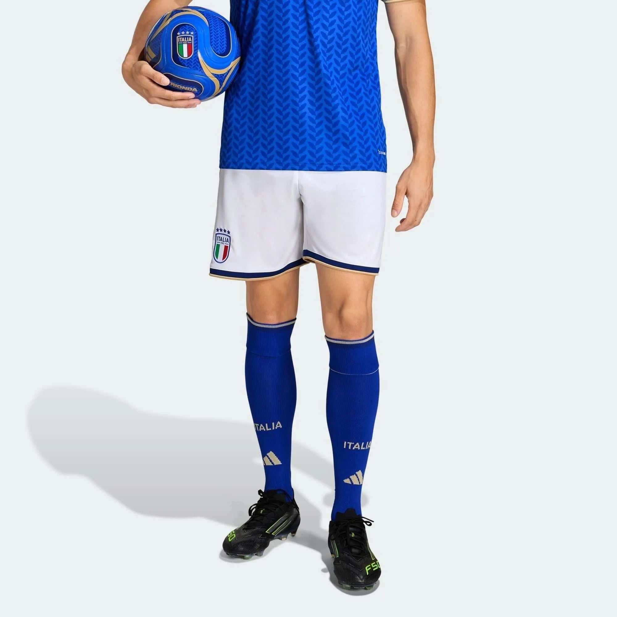 Shorts Itália 26/27 Home, , PIQUE DE JOGADOR, Os Mantos do Mengão agora disponíveis em nossa loja! Confeccionadas com tecido de poliéster de alta qualidade e uma tecnologia respirável de ponta, nossas camisas são uma fusão perfeita de conforto, resistência e frescor duradouro. Sinta-se envolvido(a) em luxo enquanto apoia o seu time, seja nas vibrantes arquibancadas ou no calor da competição nas quadras. O design exclusivo e as cores vibrantes destacam-se, tornando esta camisa um ícone de estilo para torcedo