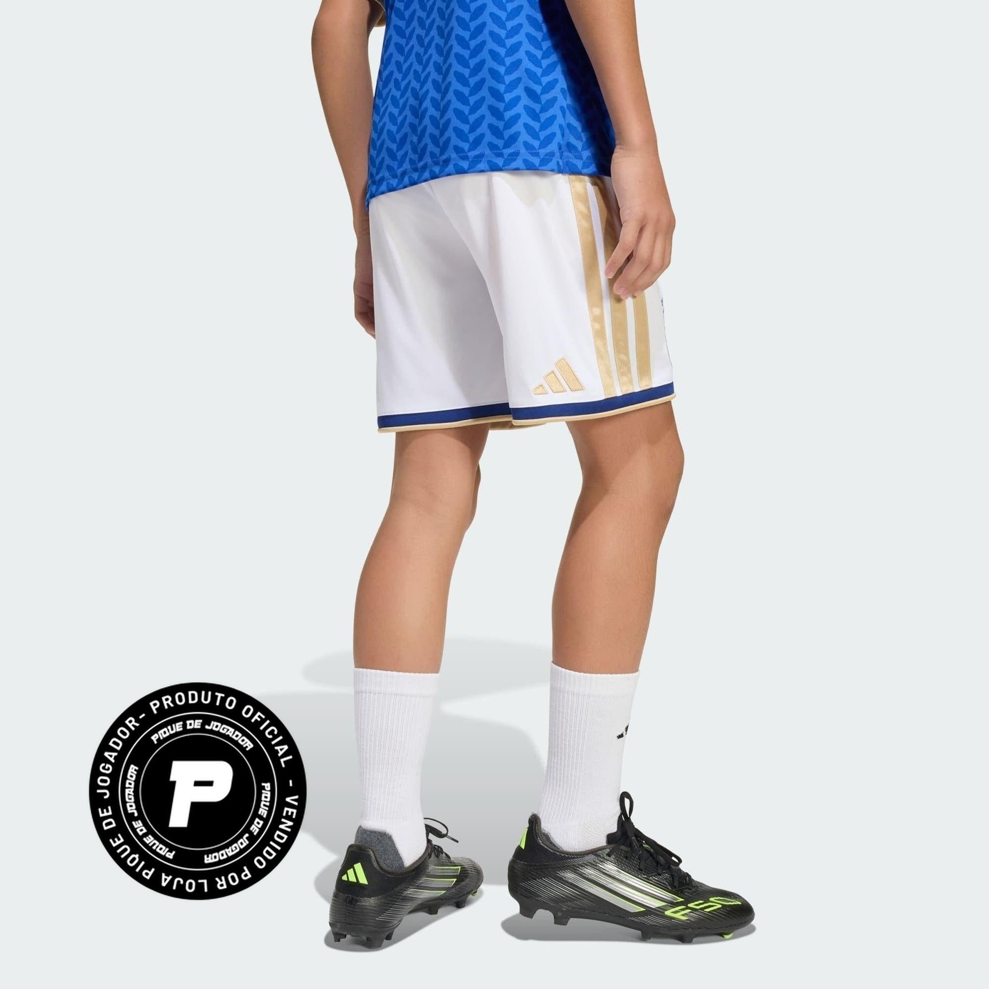 Conjunto Infantil Itália 26/27 Home, Camisas de Futebol, PIQUE DE JOGADOR, A camisa do seu time favorito agora disponível em nossa loja! Confeccionadas com tecido de poliéster de alta qualidade e uma tecnologia respirável de ponta, nossas camisas são uma fusão perfeita de conforto, resistência e frescor duradouro. Sinta-se envolvido(a) em luxo enquanto apoia o seu time, seja nas vibrantes arquibancadas ou no calor da competição nas quadras. O design exclusivo e as cores vibrantes destacam-se, tornando esta 