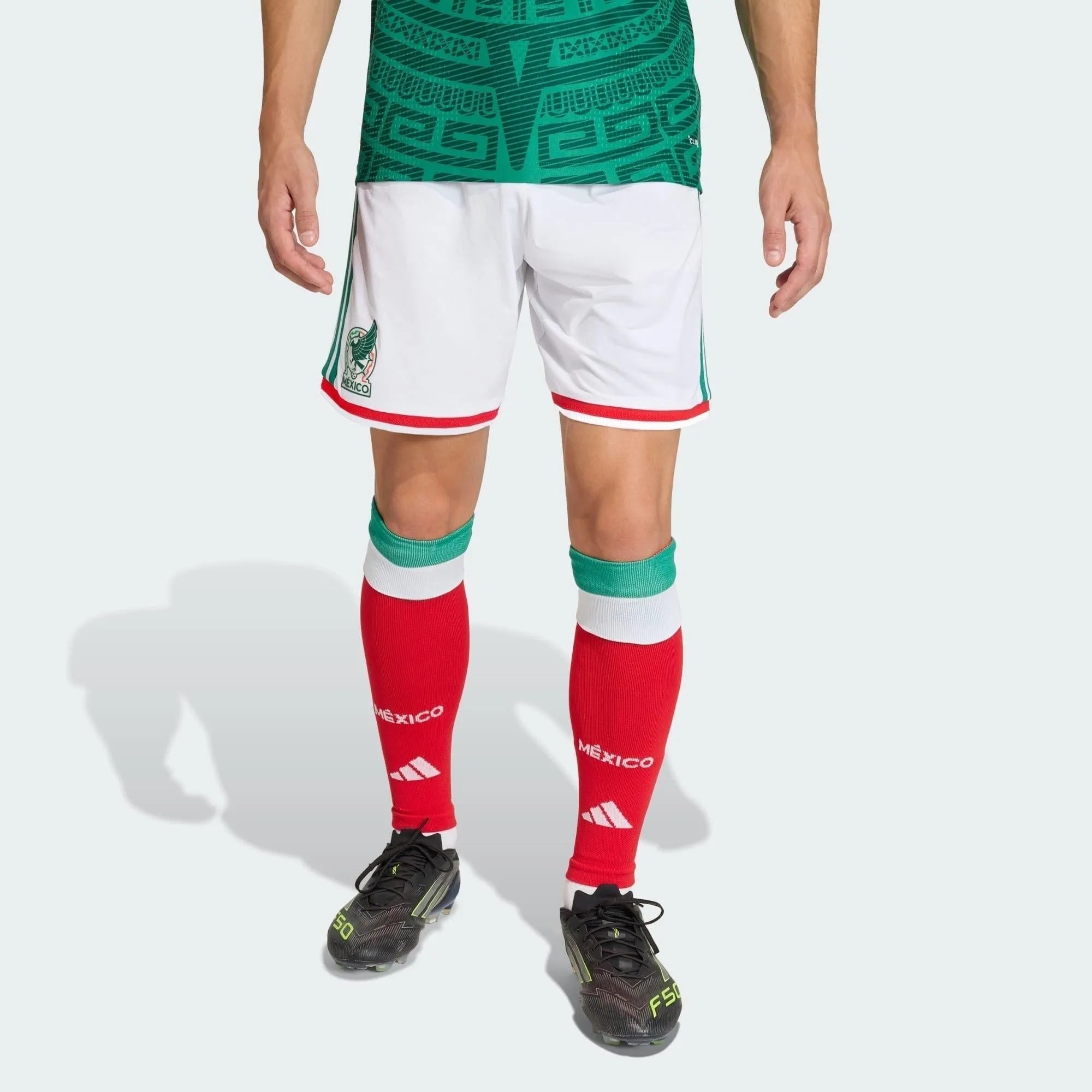 Shorts México 26/27 Home, , PIQUE DE JOGADOR, Os Mantos do Mengão agora disponíveis em nossa loja! Confeccionadas com tecido de poliéster de alta qualidade e uma tecnologia respirável de ponta, nossas camisas são uma fusão perfeita de conforto, resistência e frescor duradouro. Sinta-se envolvido(a) em luxo enquanto apoia o seu time, seja nas vibrantes arquibancadas ou no calor da competição nas quadras. O design exclusivo e as cores vibrantes destacam-se, tornando esta camisa um ícone de estilo para torcedo