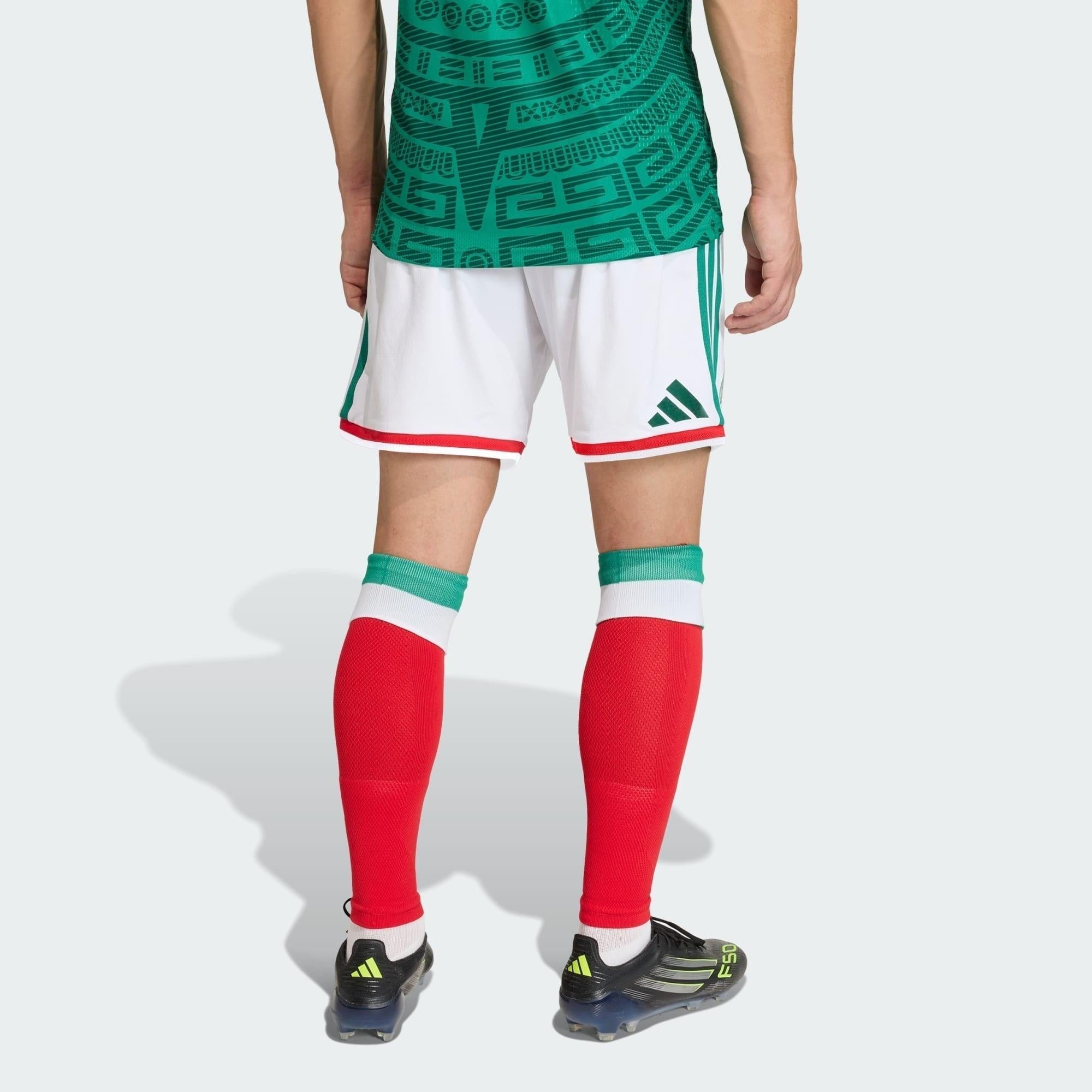 Shorts México 26/27 Home, , PIQUE DE JOGADOR, Os Mantos do Mengão agora disponíveis em nossa loja! Confeccionadas com tecido de poliéster de alta qualidade e uma tecnologia respirável de ponta, nossas camisas são uma fusão perfeita de conforto, resistência e frescor duradouro. Sinta-se envolvido(a) em luxo enquanto apoia o seu time, seja nas vibrantes arquibancadas ou no calor da competição nas quadras. O design exclusivo e as cores vibrantes destacam-se, tornando esta camisa um ícone de estilo para torcedo