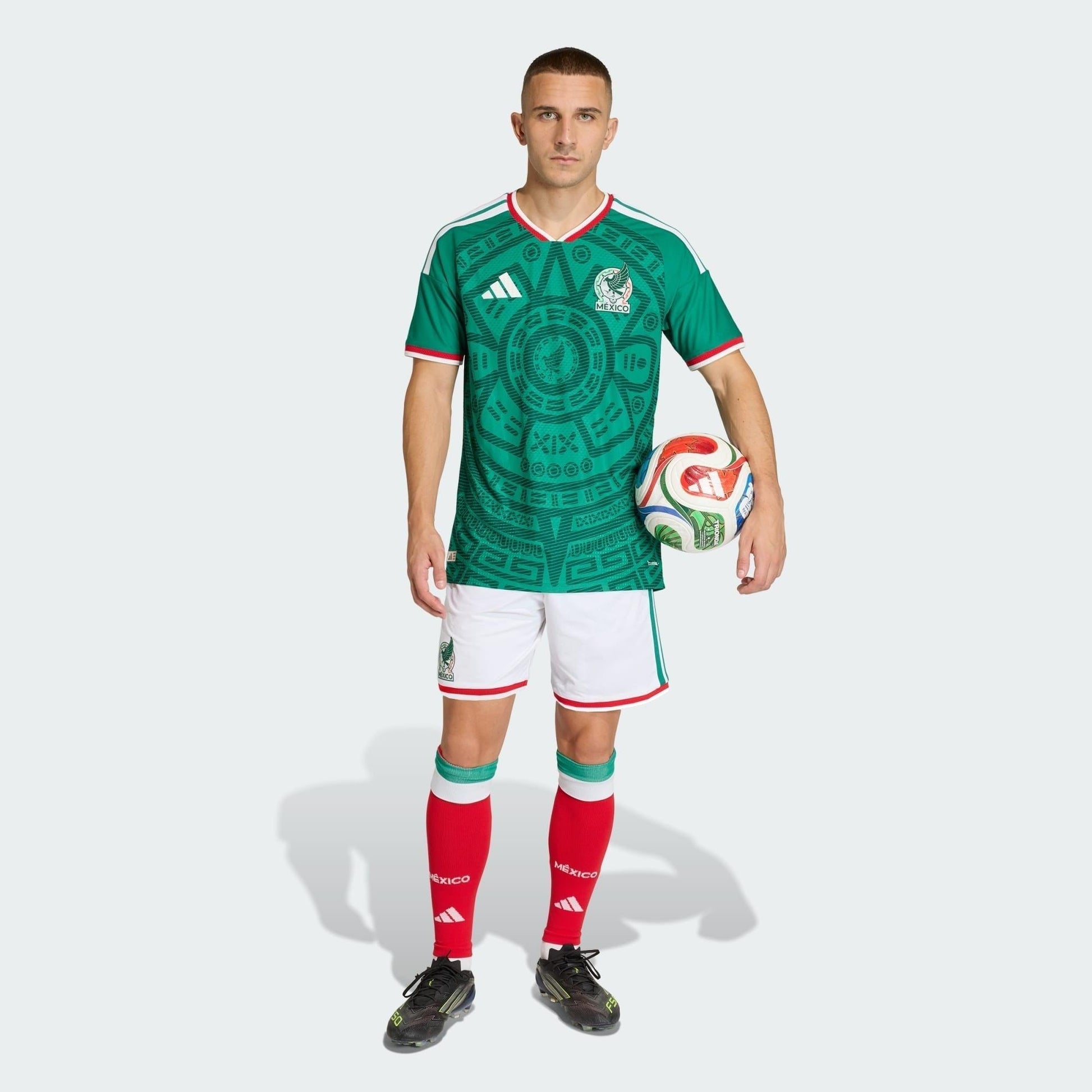 Shorts México 26/27 Home, , PIQUE DE JOGADOR, Os Mantos do Mengão agora disponíveis em nossa loja! Confeccionadas com tecido de poliéster de alta qualidade e uma tecnologia respirável de ponta, nossas camisas são uma fusão perfeita de conforto, resistência e frescor duradouro. Sinta-se envolvido(a) em luxo enquanto apoia o seu time, seja nas vibrantes arquibancadas ou no calor da competição nas quadras. O design exclusivo e as cores vibrantes destacam-se, tornando esta camisa um ícone de estilo para torcedo
