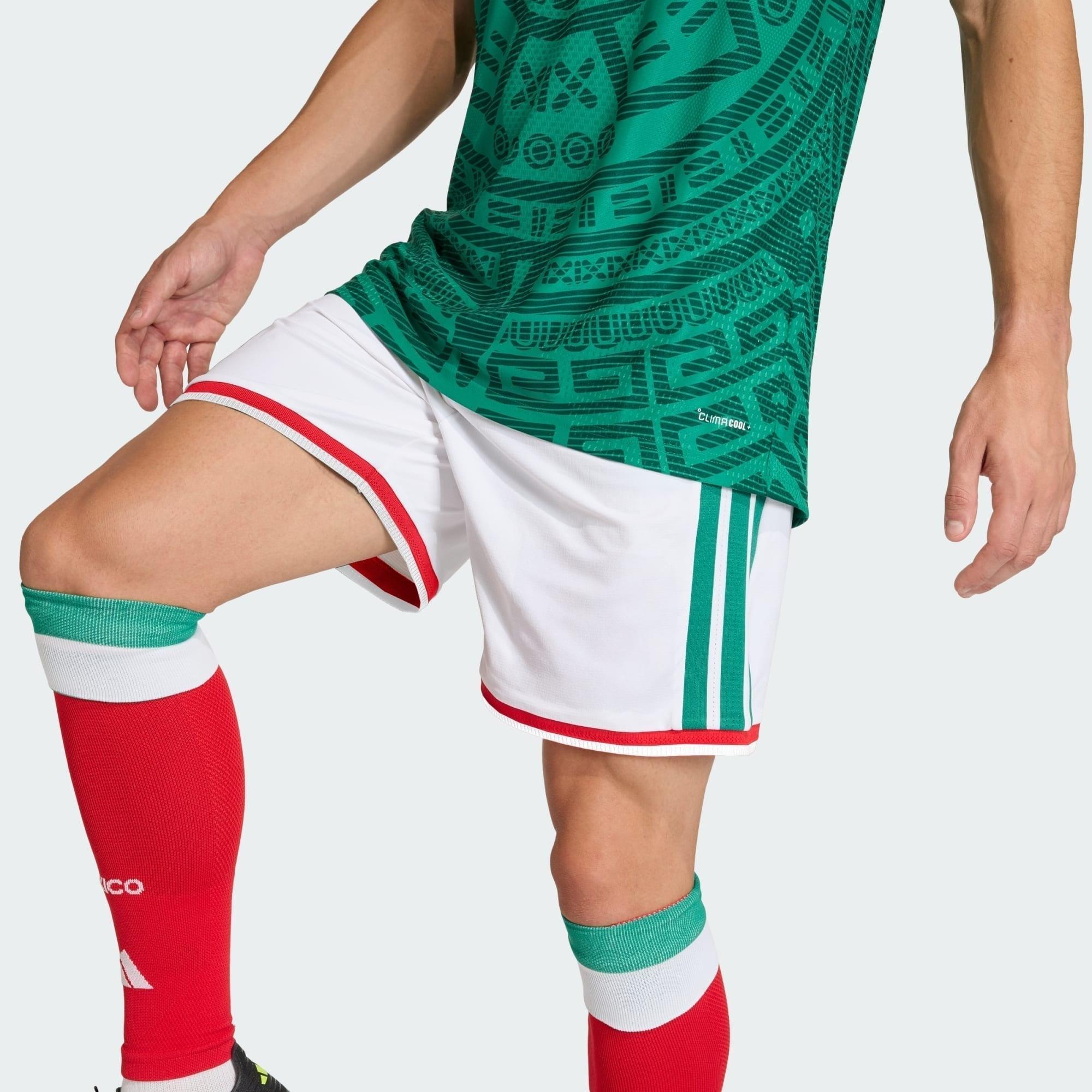 Shorts México 26/27 Home, , PIQUE DE JOGADOR, Os Mantos do Mengão agora disponíveis em nossa loja! Confeccionadas com tecido de poliéster de alta qualidade e uma tecnologia respirável de ponta, nossas camisas são uma fusão perfeita de conforto, resistência e frescor duradouro. Sinta-se envolvido(a) em luxo enquanto apoia o seu time, seja nas vibrantes arquibancadas ou no calor da competição nas quadras. O design exclusivo e as cores vibrantes destacam-se, tornando esta camisa um ícone de estilo para torcedo