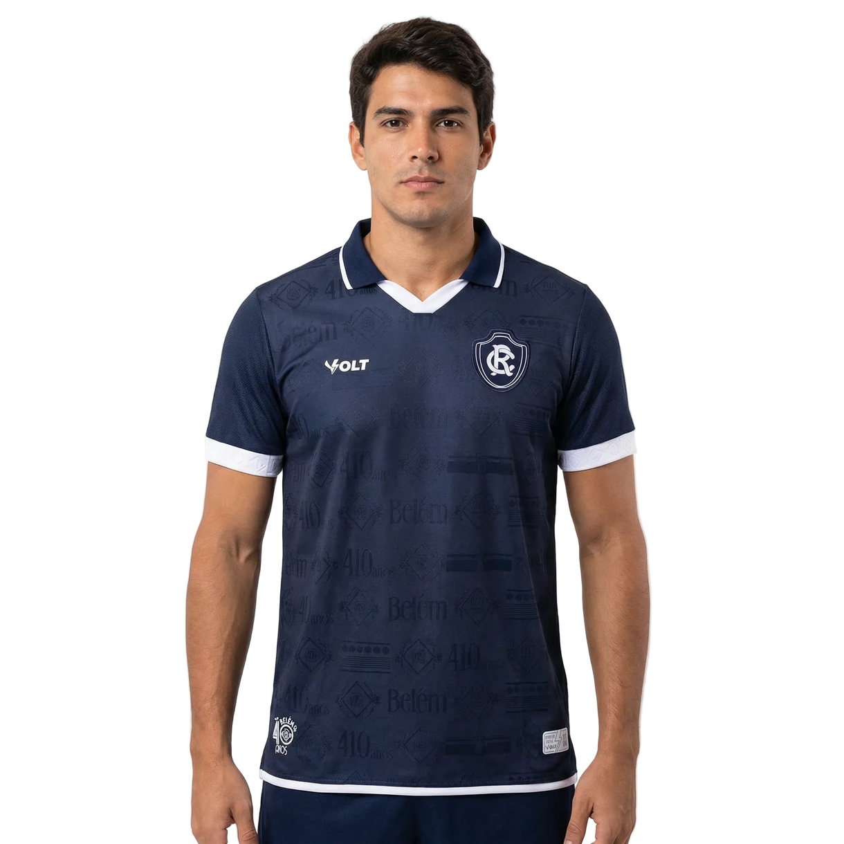 Camisa Volt Clube do Remo 2026 Home, , PIQUE DE JOGADOR, Camisa Oficial – Lançamento 2026 Apresentamos a Camisa Oficial Lançamento 2026, desenvolvida para quem carrega tradição, orgulho e modernidade em cada detalhe. Com design sofisticado e acabamento premium, o modelo traz uma identidade visual elegante em tom azul marinho, valorizada por grafismos sutis que homenageiam a história e a grandeza do clube. Produzida com tecido tecnológico de alta performance, a camisa oferece leveza, respirabilidade e confor