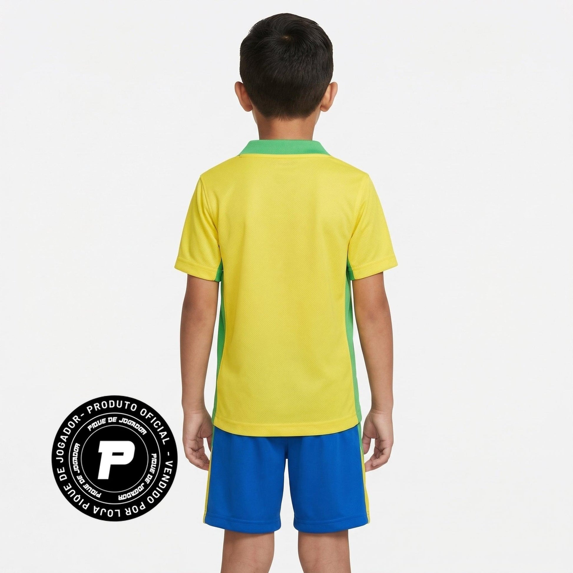 Conjunto Infantil Brasil I 2025/2026, Kit Infantil Brasil Reserva 26/27 - Copa do Mundo, PIQUE DE JOGADOR, O Conjunto Infantil Brasil I 2025/2026 é perfeito para os pequenos torcedores que já demonstram sua paixão pela Seleção Brasileira. Inspirado no uniforme principal utilizado pela equipe na temporada 2025/2026, o conjunto permite que as crianças entrem no clima das grandes competições vestindo as cores do Brasil. O kit é composto por camisa e shorts, trazendo o clássico visual amarelo com detalhes em ve