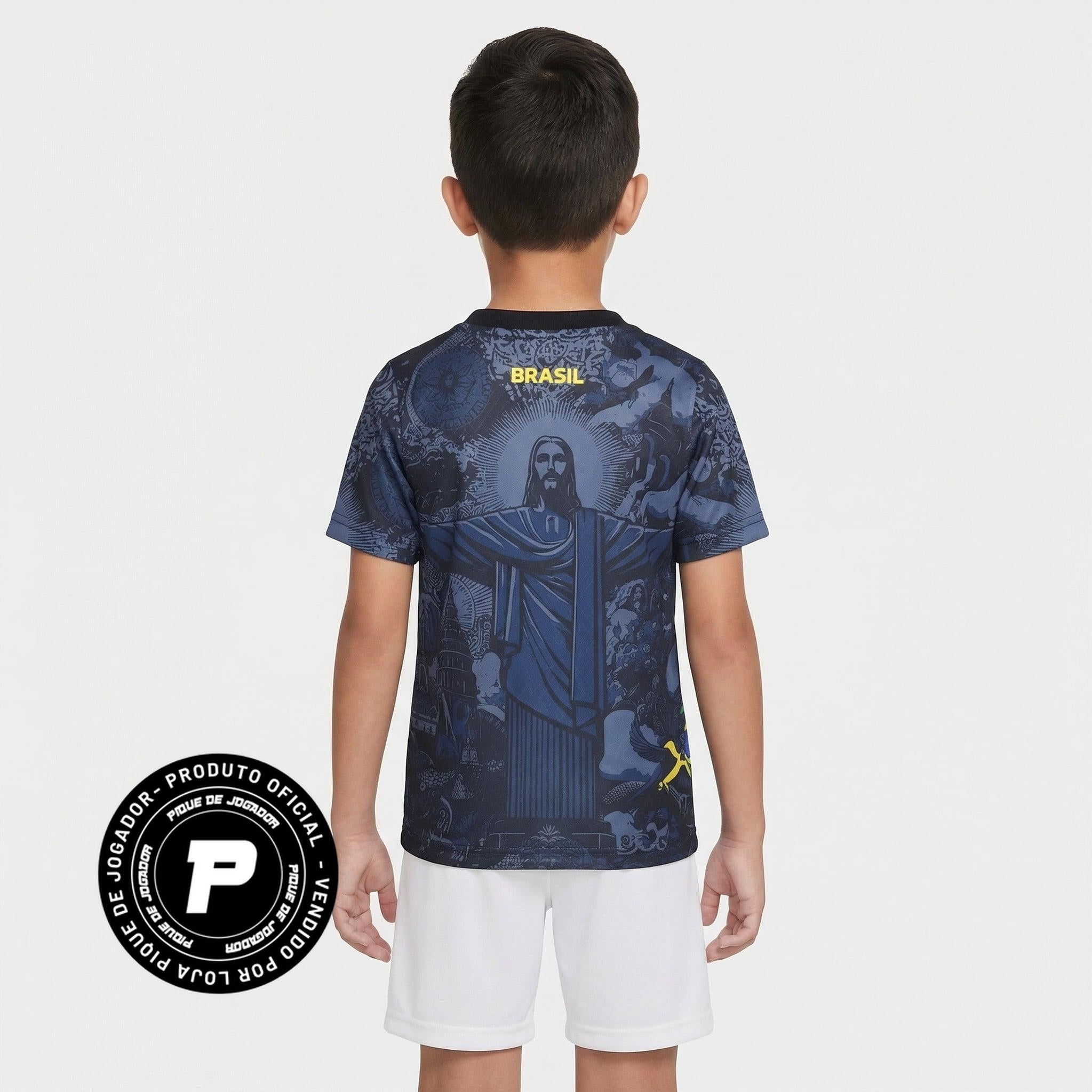 Conjunto Infantil Edição Especial Brasil II 2024/2025, Kit Infantil Brasil Reserva 26/27 - Copa do Mundo, PIQUE DE JOGADOR, O Conjunto Infantil Edição Especial Brasil II 2024/2025 foi desenvolvido para os pequenos torcedores que desejam vestir um uniforme diferenciado da Seleção Brasileira. Inspirado em uma edição especial do segundo uniforme da temporada 2024/2025, o conjunto combina design moderno com a tradição do futebol brasileiro. O kit é composto por camisa e shorts, trazendo o visual característico 