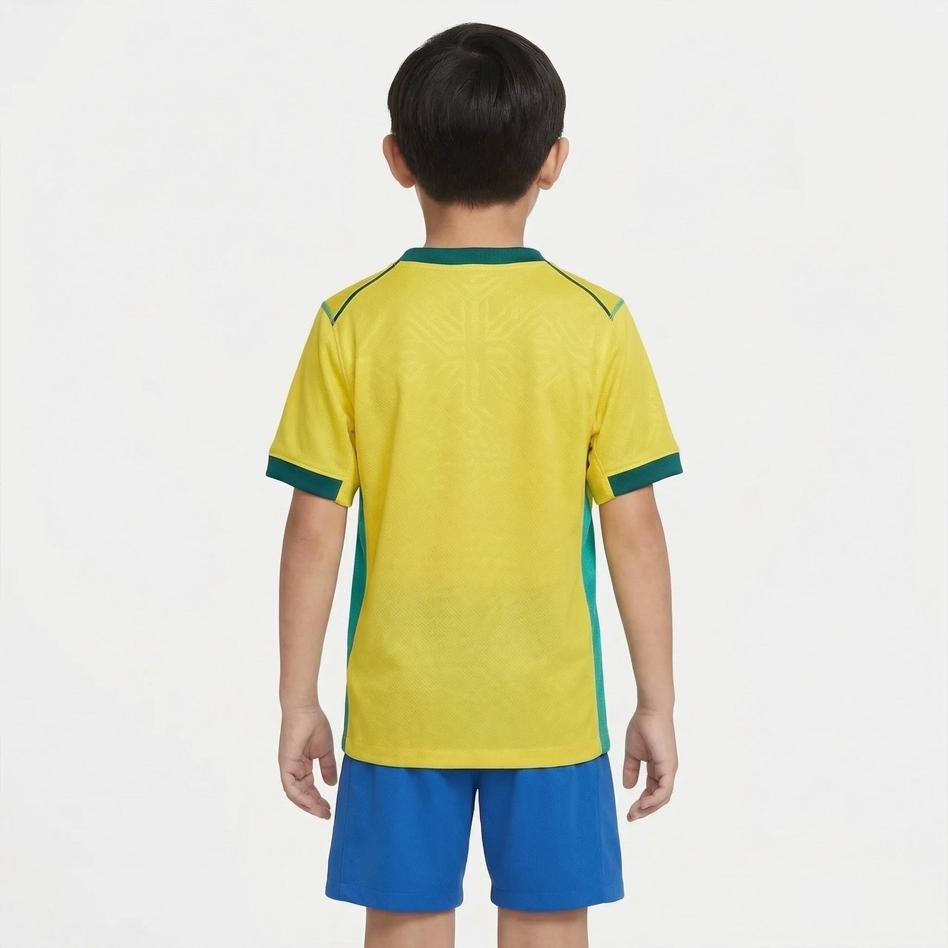 Conjunto Infantil Nike Brasil 2026 Copa do Mundo, , PIQUE DE JOGADOR, O Conjunto Infantil Nike Brasil 2026 Copa do Mundo é perfeito para os pequenos torcedores que querem vestir as cores da Seleção Brasileira e entrar no clima do maior torneio de futebol do mundo. Inspirado no uniforme utilizado pela equipe na Copa do Mundo de 2026, o conjunto representa a tradição e o orgulho de torcer pelo Brasil. O kit é composto por camisa e shorts, trazendo o clássico visual amarelo com detalhes em verde que marcou ger