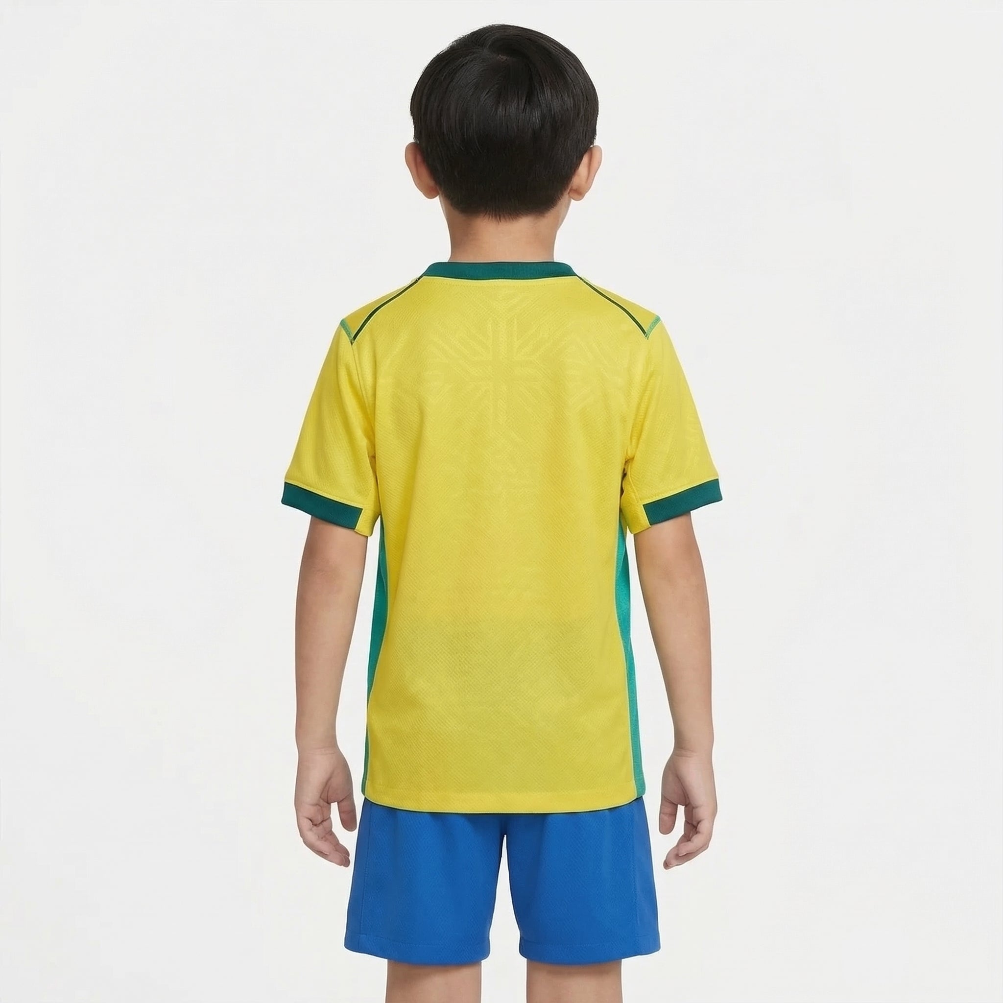 Conjunto Infantil Nike Brasil 2026 Copa do Mundo, , PIQUE DE JOGADOR, O Conjunto Infantil Nike Brasil 2026 Copa do Mundo é perfeito para os pequenos torcedores que querem vestir as cores da Seleção Brasileira e entrar no clima do maior torneio de futebol do mundo. Inspirado no uniforme utilizado pela equipe na Copa do Mundo de 2026, o conjunto representa a tradição e o orgulho de torcer pelo Brasil. O kit é composto por camisa e shorts, trazendo o clássico visual amarelo com detalhes em verde que marcou ger