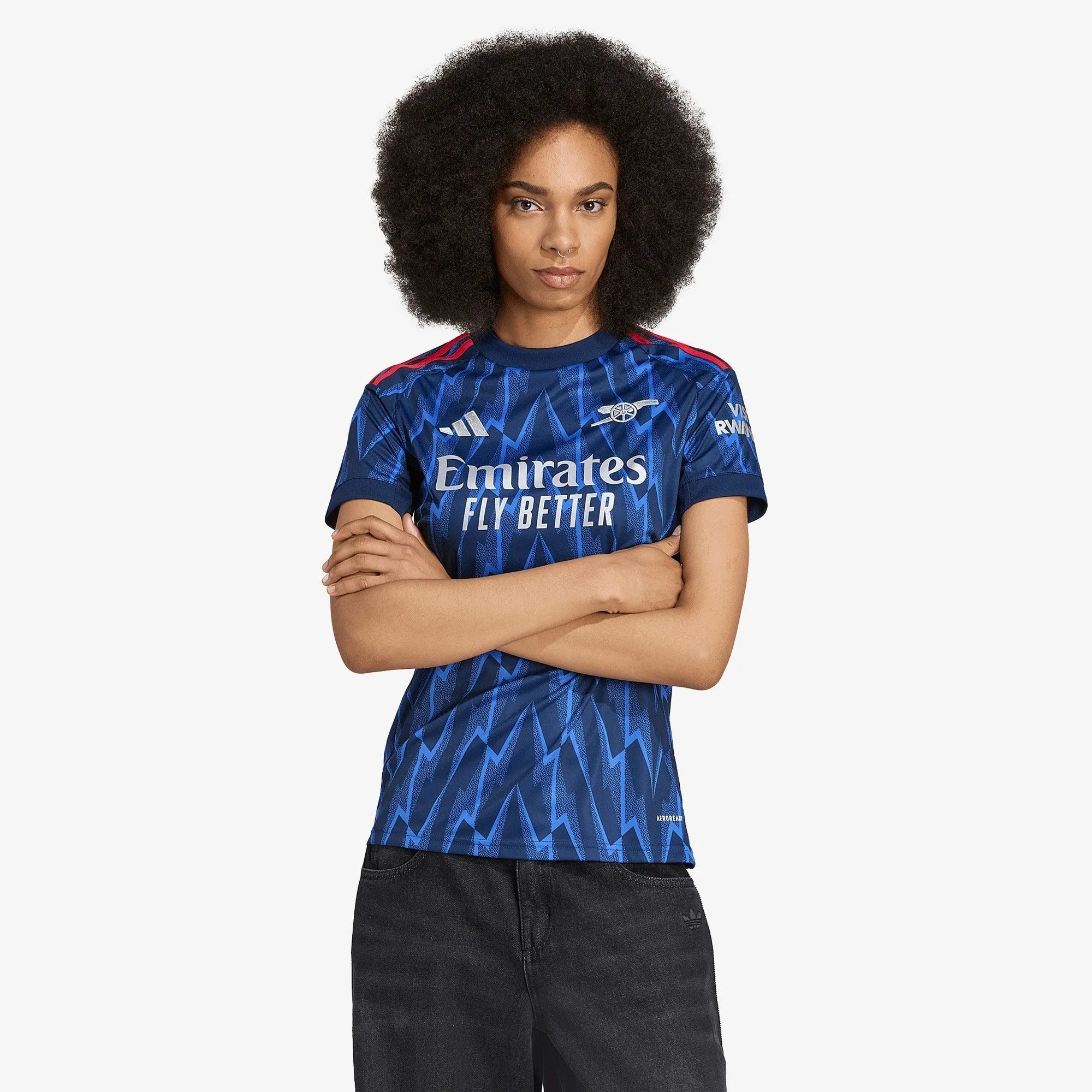 Camisa Feminina adidas Arsenal 2025/26 II, Camisas de Futebol, PIQUE DE JOGADOR, FICHA TÉCNICA Composição: 100% PoliésterGênero: FemininoIndicada para: Jogo/CasualGênero: MasculinoEscudo: EmborrachadoOrigem: ImportadoManga: Curta-PIQUE DE JOGADOR