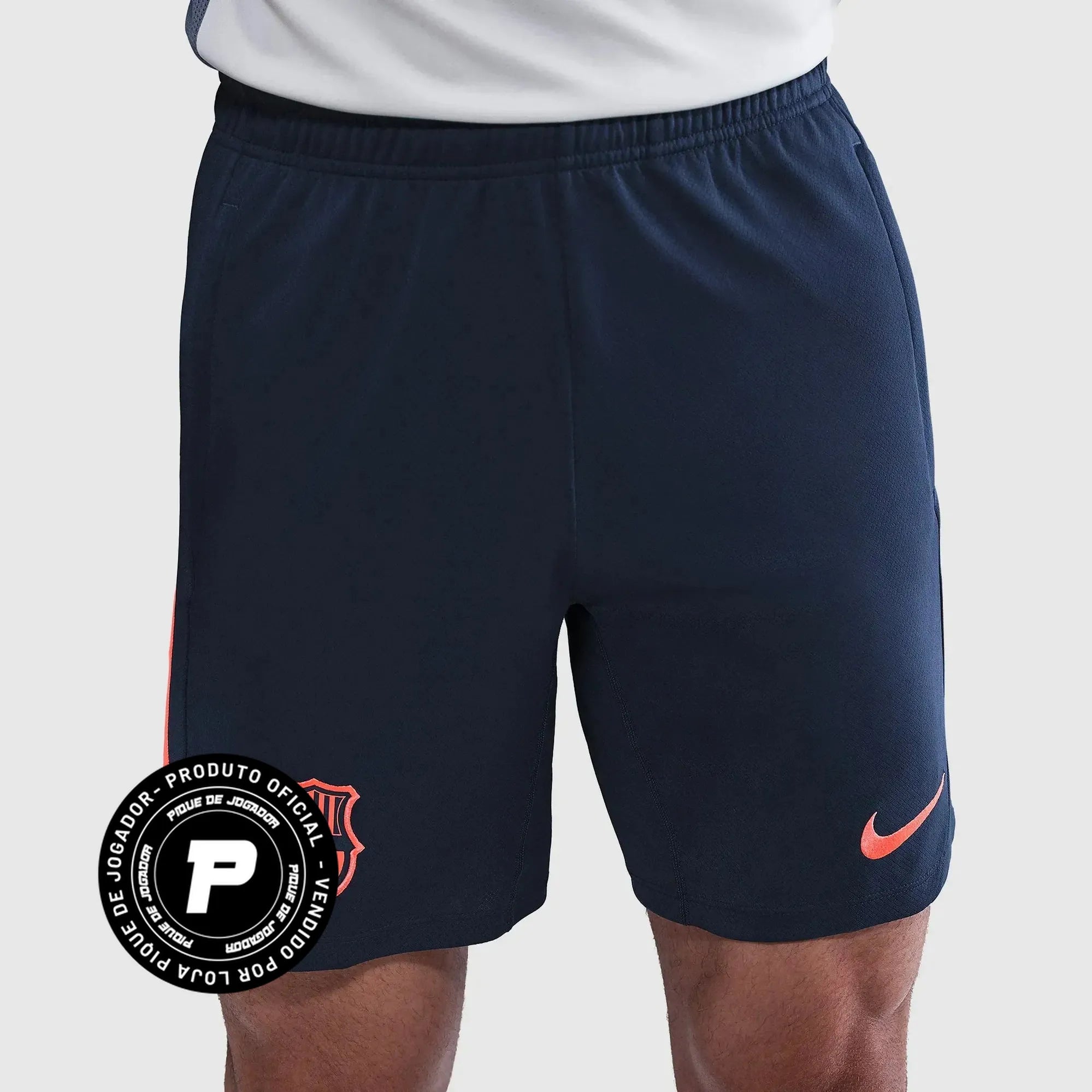 Shorts Nike Barcelona 2025/26 III Strike, Camisas de Futebol, ., Paixão pelo Futebol, Qualidade de Verdade Vista sua paixão com orgulho. Na Arquibancada Esportes, cada peça é escolhida e desenvolvida com atenção aos detalhes para entregarconforto, durabilidade e acabamento de alto nível. Ideal para quem vive futebol dentro e fora do estádio. Nossas camisas e artigos esportivos contam com tecido premium, toque macio e caimento moderno – perfeitos para o dia a dia,para colecionar ou para torcer pelo seu time.