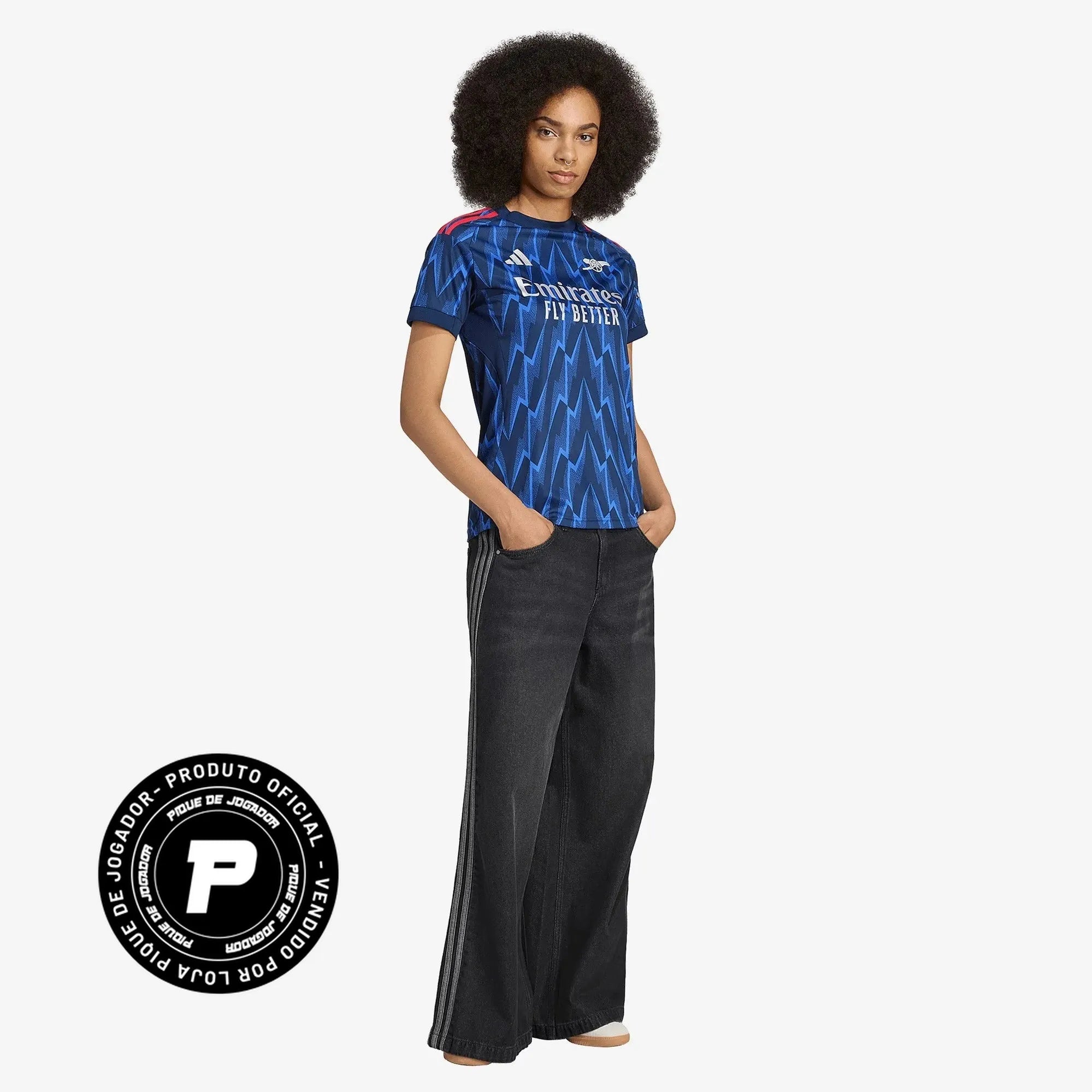 Camisa Feminina adidas Arsenal 2025/26 II, Camisas de Futebol, PIQUE DE JOGADOR, FICHA TÉCNICA Composição: 100% PoliésterGênero: FemininoIndicada para: Jogo/CasualGênero: MasculinoEscudo: EmborrachadoOrigem: ImportadoManga: Curta-PIQUE DE JOGADOR