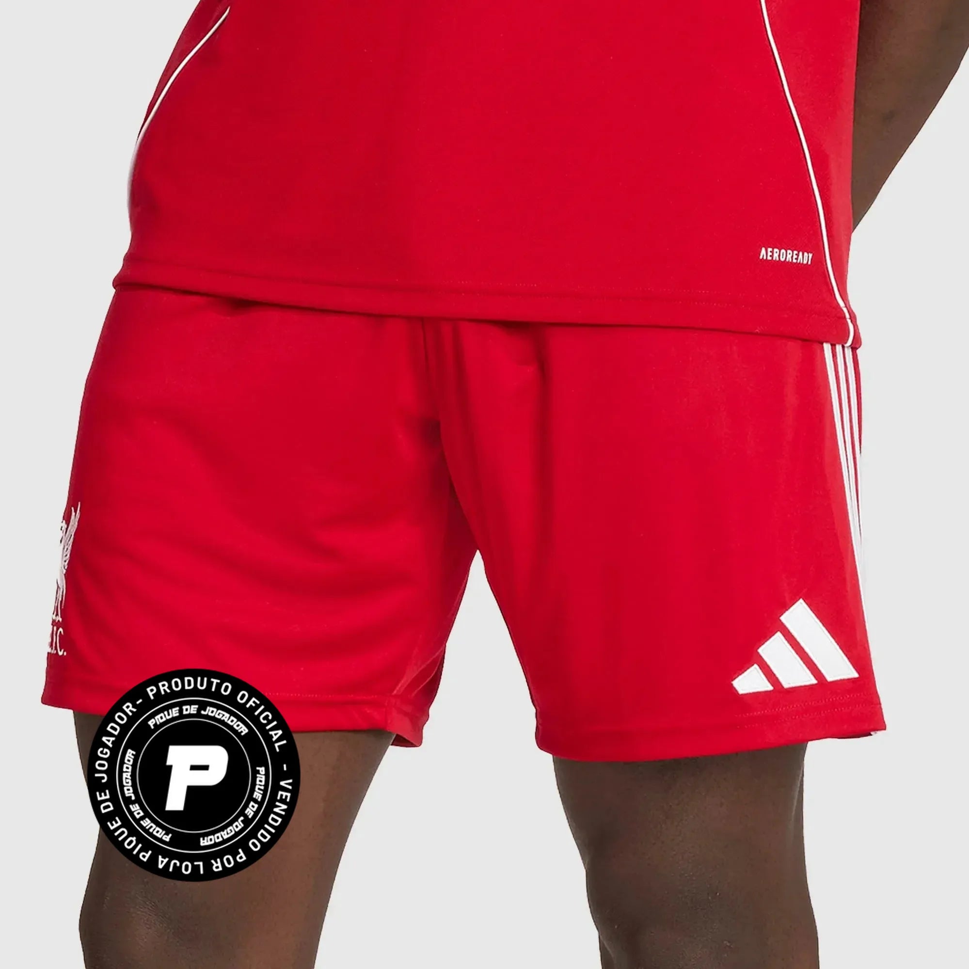 Shorts Adidas Liverpool 2025/26 I, Camisas de Futebol, ., Paixão pelo Futebol, Qualidade de Verdade Vista sua paixão com orgulho. Na Arquibancada Esportes, cada peça é escolhida e desenvolvida com atenção aos detalhes para entregarconforto, durabilidade e acabamento de alto nível. Ideal para quem vive futebol dentro e fora do estádio. Nossas camisas e artigos esportivos contam com tecido premium, toque macio e caimento moderno – perfeitos para o dia a dia,para colecionar ou para torcer pelo seu time. Destaq