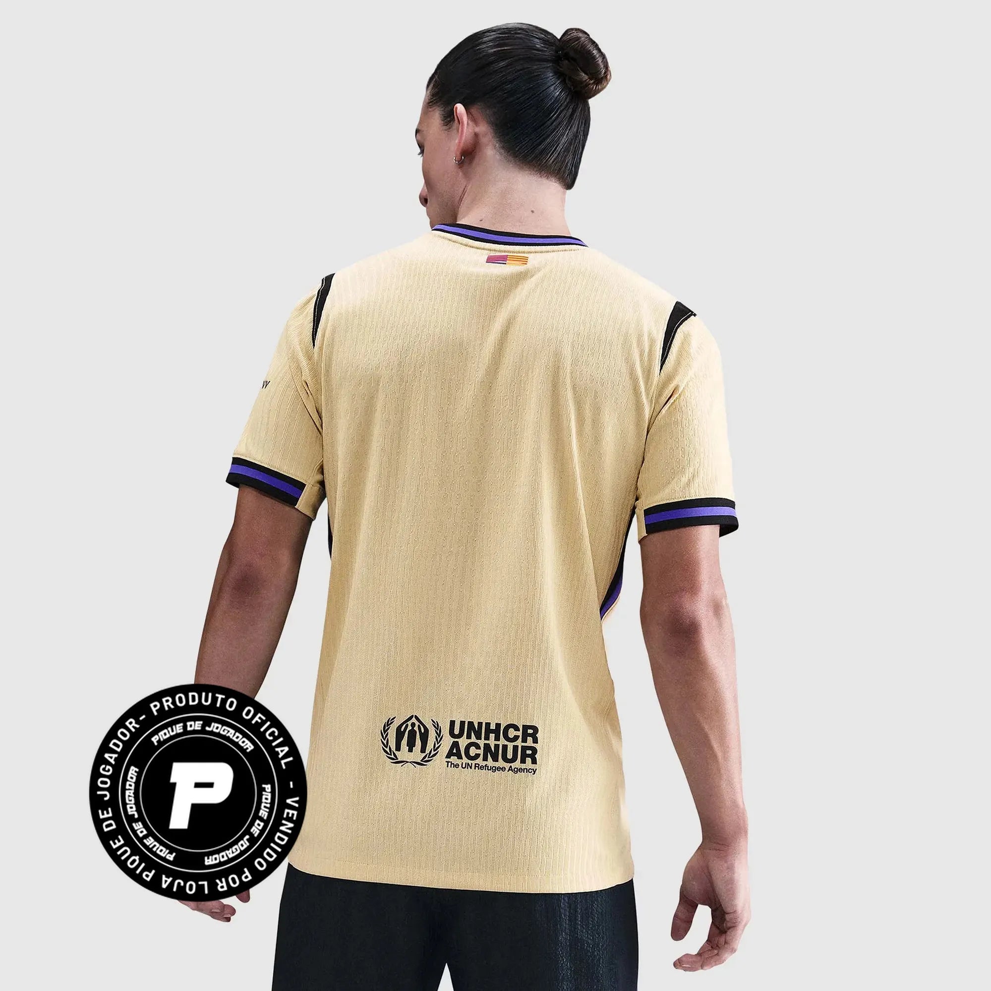 Camisa Nike Barcelona 2025/26 II Jogador, Camisas de Futebol, ., Paixão pelo Futebol, Qualidade de Verdade Vista sua paixão com orgulho. Na Arquibancada Esportes, cada peça é escolhida e desenvolvida com atenção aos detalhes para entregarconforto, durabilidade e acabamento de alto nível. Ideal para quem vive futebol dentro e fora do estádio. Nossas camisas e artigos esportivos contam com tecido premium, toque macio e caimento moderno – perfeitos para o dia a dia,para colecionar ou para torcer pelo seu time.