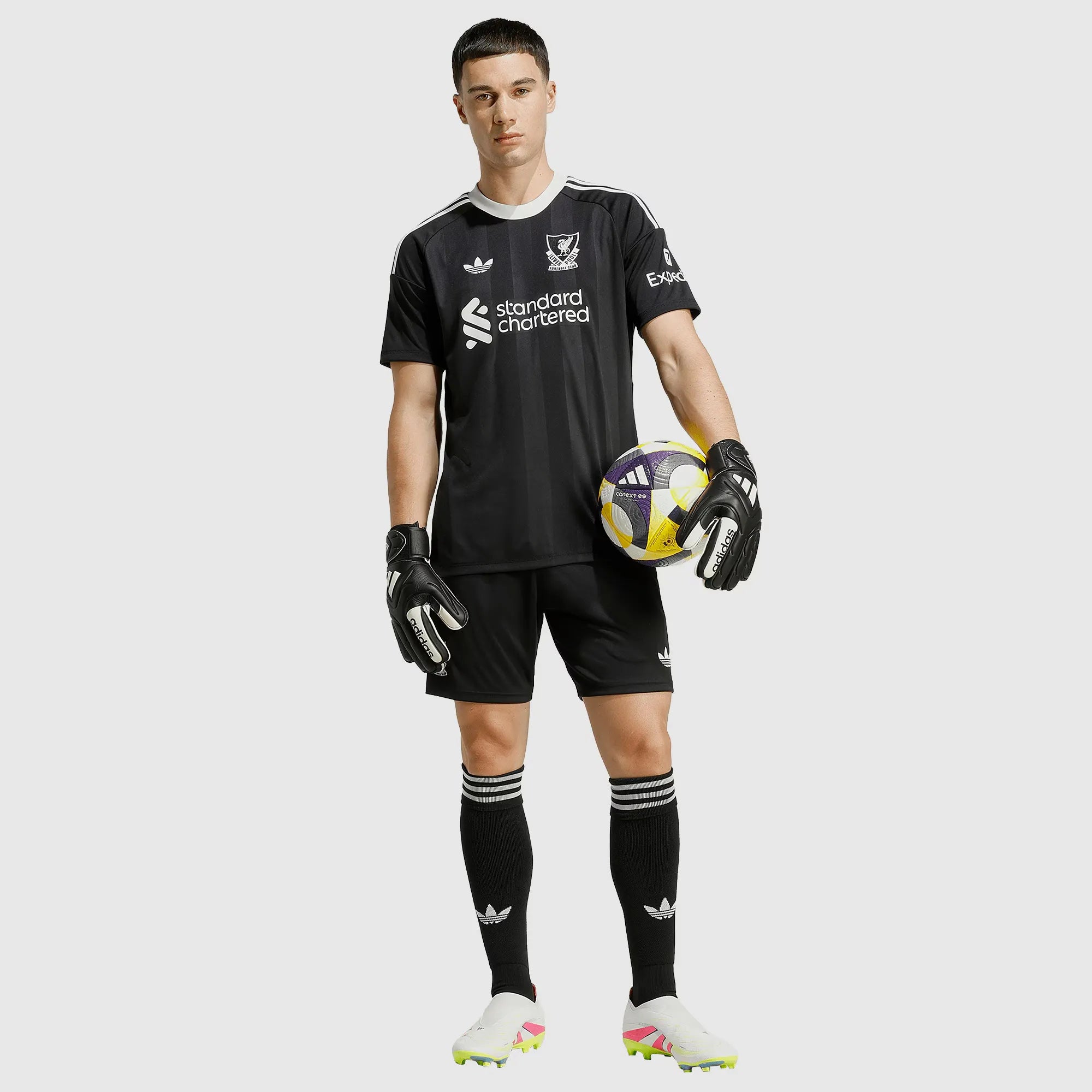 Shorts Adidas Liverpool 2025/26 III Goleiro