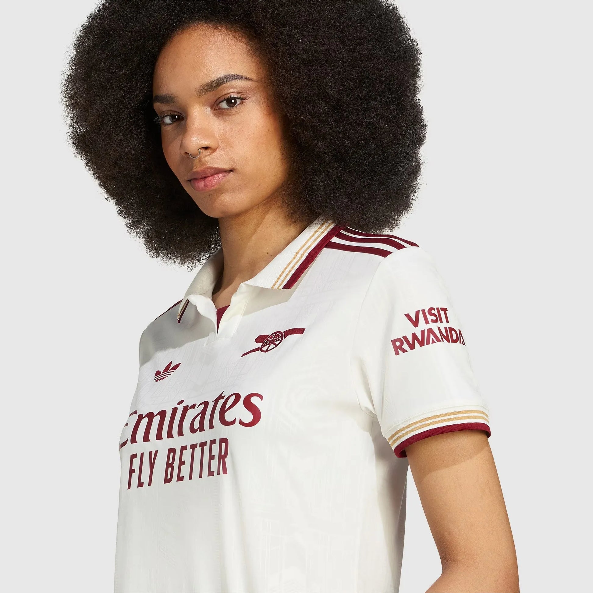 Camisa Feminina adidas Originnals Arsenal 2025/26 III, Camisas de Futebol, PIQUE DE JOGADOR, FICHA TÉCNICA Composição: 100% PoliésterGênero: FemininoIndicada para: Jogo/CasualGênero: MasculinoEscudo: EmborrachadoOrigem: ImportadoManga: Curta-PIQUE DE JOGADOR