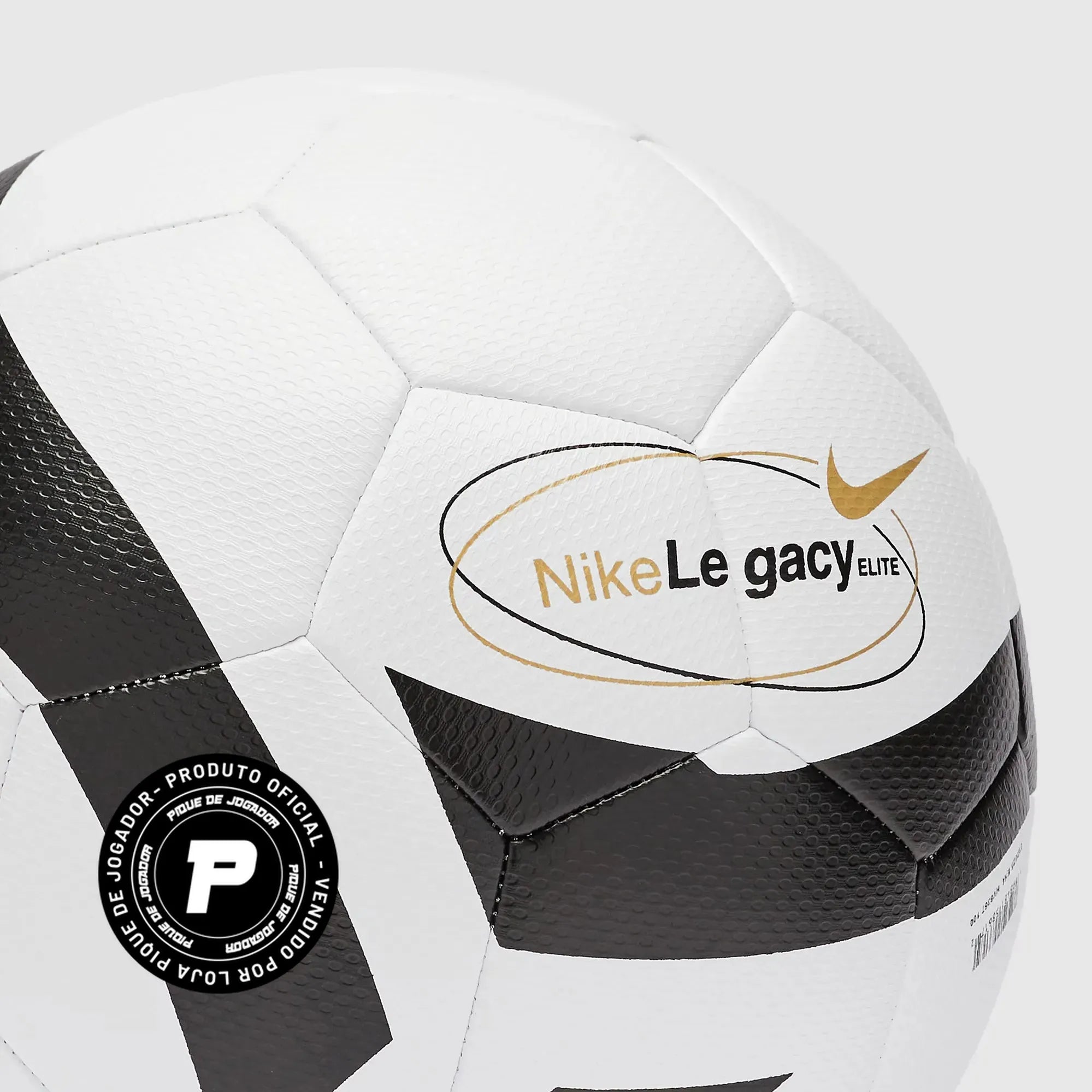 Bola Nike Legacy, Camisas de Futebol, ., Paixão pelo Futebol, Qualidade de Verdade Vista sua paixão com orgulho. Na Arquibancada Esportes, cada peça é escolhida e desenvolvida com atenção aos detalhes para entregarconforto, durabilidade e acabamento de alto nível. Ideal para quem vive futebol dentro e fora do estádio. Nossas camisas e artigos esportivos contam com tecido premium, toque macio e caimento moderno – perfeitos para o dia a dia,para colecionar ou para torcer pelo seu time. Destaques do Produto Qu