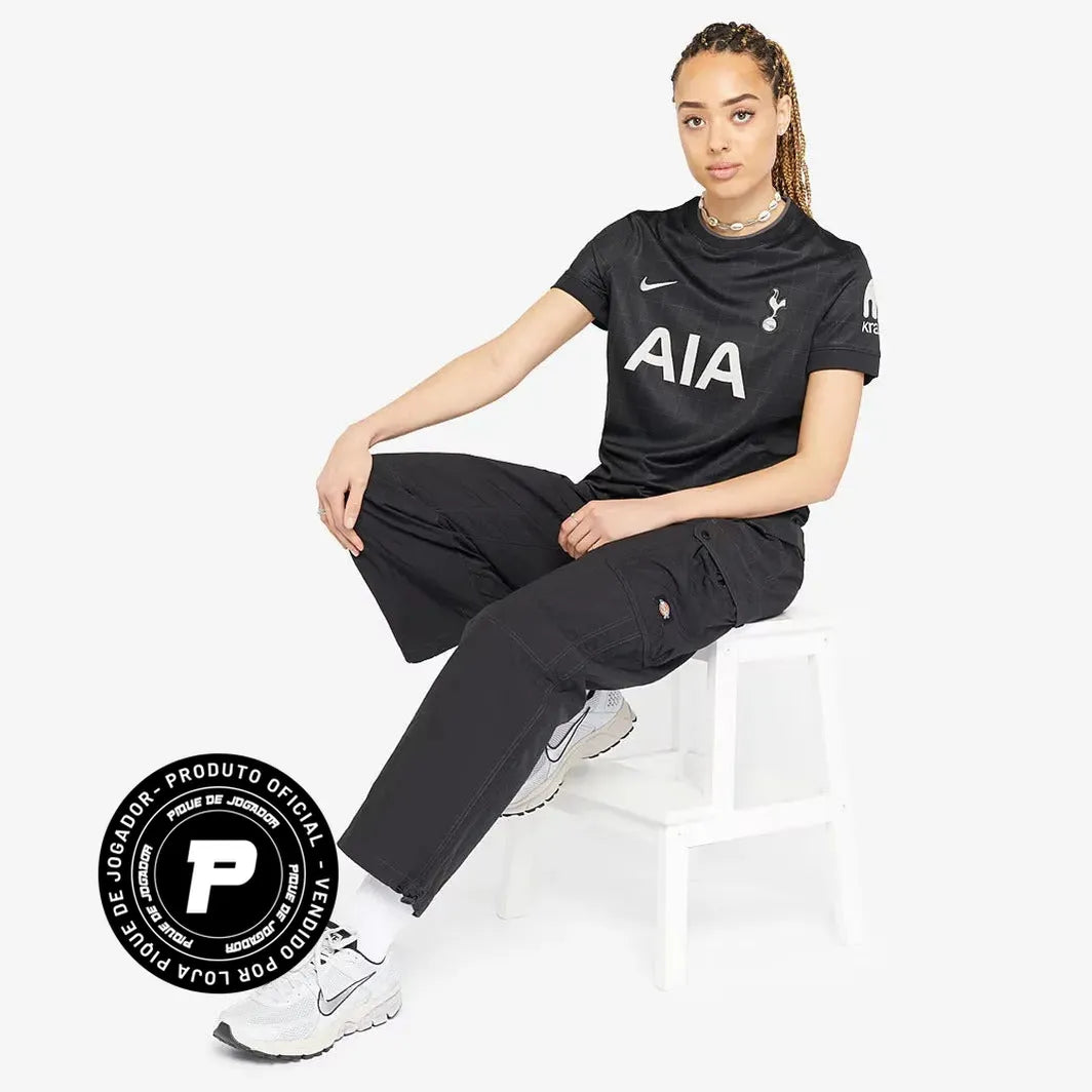 Camisa Feminina Nike Tottenham 2025/26 II Torcedor, Camisas de Futebol, PIQUE DE JOGADOR, FICHA TÉCNICA Composição: 100% PoliésterGênero: FemininoIndicada para: Jogo/CasualGênero: MasculinoEscudo: EmborrachadoOrigem: ImportadoManga: Curta-PIQUE DE JOGADOR