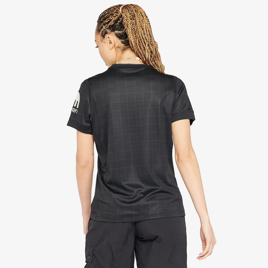 Camisa Feminina Nike Tottenham 2025/26 II Torcedor, Camisas de Futebol, PIQUE DE JOGADOR, FICHA TÉCNICA Composição: 100% PoliésterGênero: FemininoIndicada para: Jogo/CasualGênero: MasculinoEscudo: EmborrachadoOrigem: ImportadoManga: Curta-PIQUE DE JOGADOR