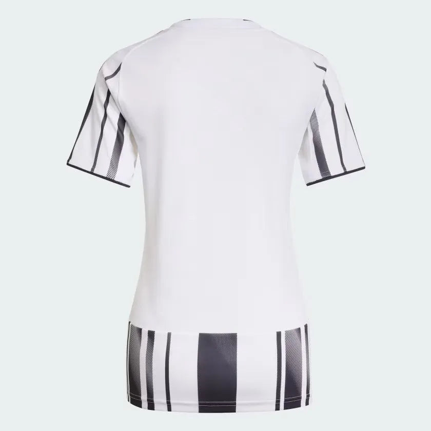Camisa Feminina adidas Juventus FC 2025/26 I, Camisas de Futebol, PIQUE DE JOGADOR, FICHA TÉCNICA Composição: 100% PoliésterGênero: FemininoIndicada para: Jogo/CasualGênero: MasculinoEscudo: EmborrachadoOrigem: ImportadoManga: Curta-PIQUE DE JOGADOR