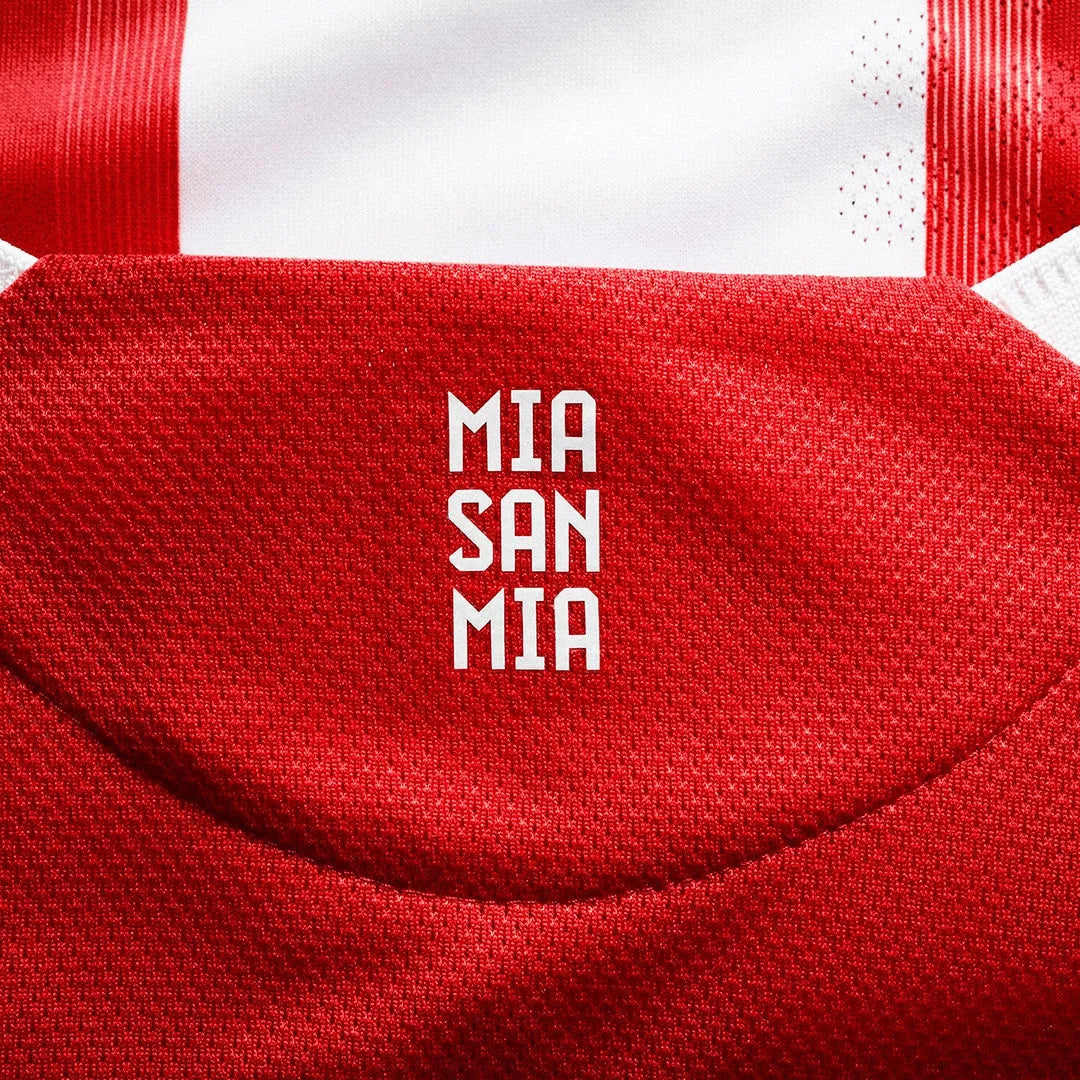 Camisa Adidas Bayern de Munique 25/26 Home, Camisa Futebol, Adidas, Ficha do Produto TecnologiaAeroReady: Sistema que controla o excesso de umidade do corpo, garantindo a rápida secagem do suor durante os exercícios. Composição: 100% PoliésterMarca: AdidasIndicada para: Jogo/CasualGênero: MasculinoEscudo: BordadoOrigem: ImportadoManga: Curta-PIQUE DE JOGADOR
