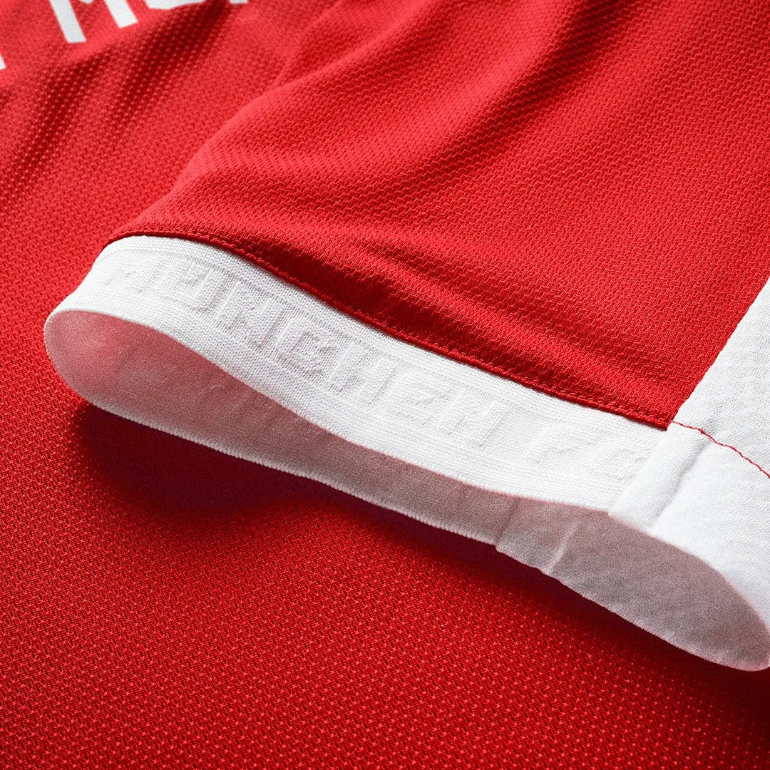 Camisa Adidas Bayern de Munique 25/26 Home, Camisa Futebol, Adidas, Ficha do Produto TecnologiaAeroReady: Sistema que controla o excesso de umidade do corpo, garantindo a rápida secagem do suor durante os exercícios. Composição: 100% PoliésterMarca: AdidasIndicada para: Jogo/CasualGênero: MasculinoEscudo: BordadoOrigem: ImportadoManga: Curta-PIQUE DE JOGADOR